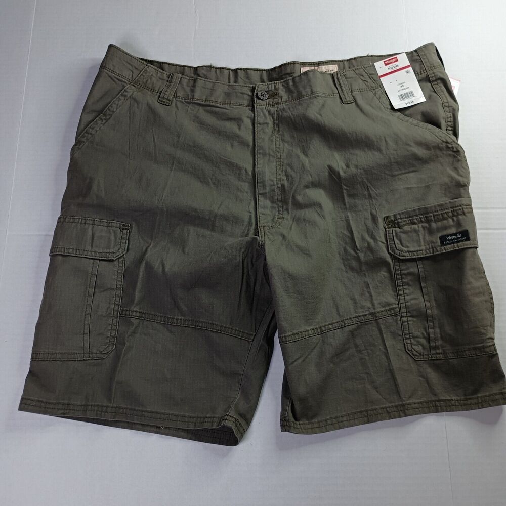 Wrangler Relaxed Fit Cargo Shorts Men's Size 42 Green Flex For Comfort Epic Soft